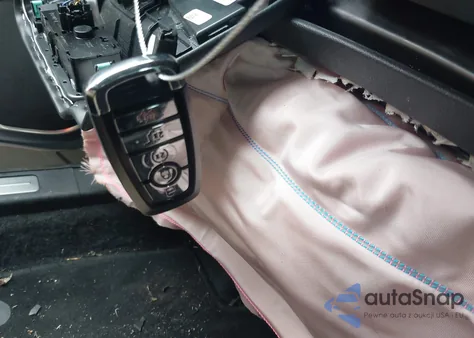 2022 Lincoln Nautilus Reserve z USA, uszkodzony, nr VIN 2LMPJ6K96NBL25039